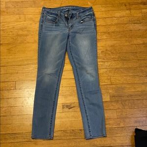 American Eagle light washed jeans